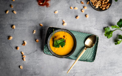 Scharfe Süßkartoffel-Erdnusssuppe